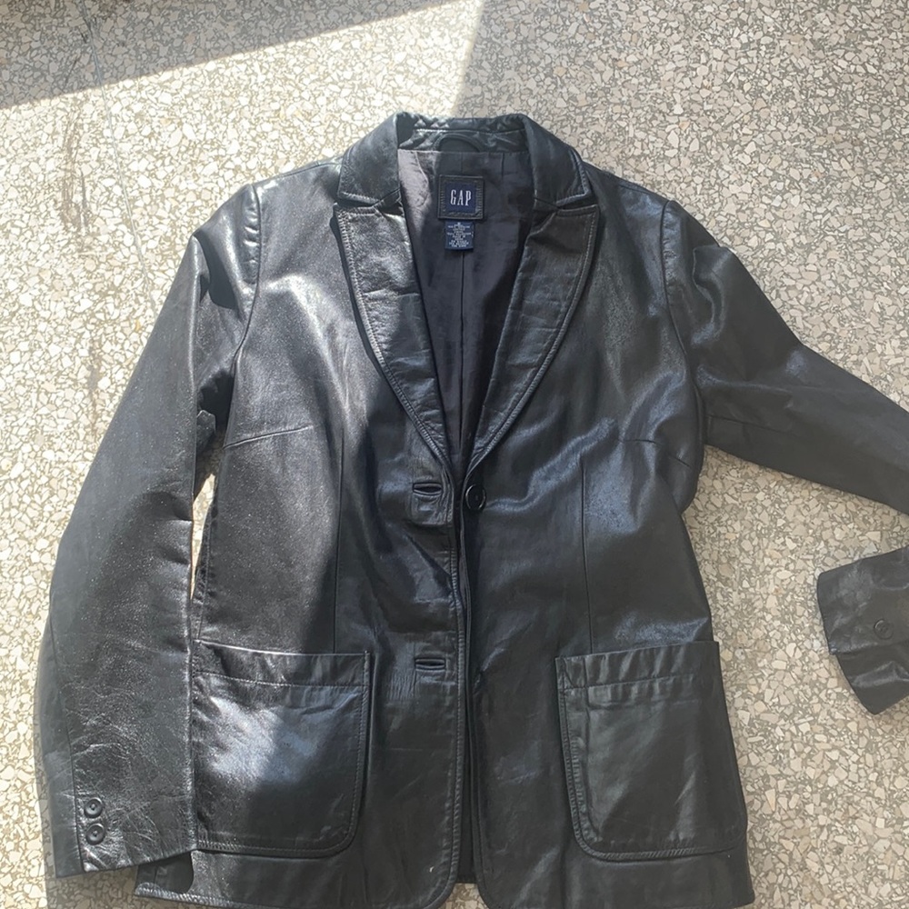 Genuine leather vintage Gap black jacket women’s small.